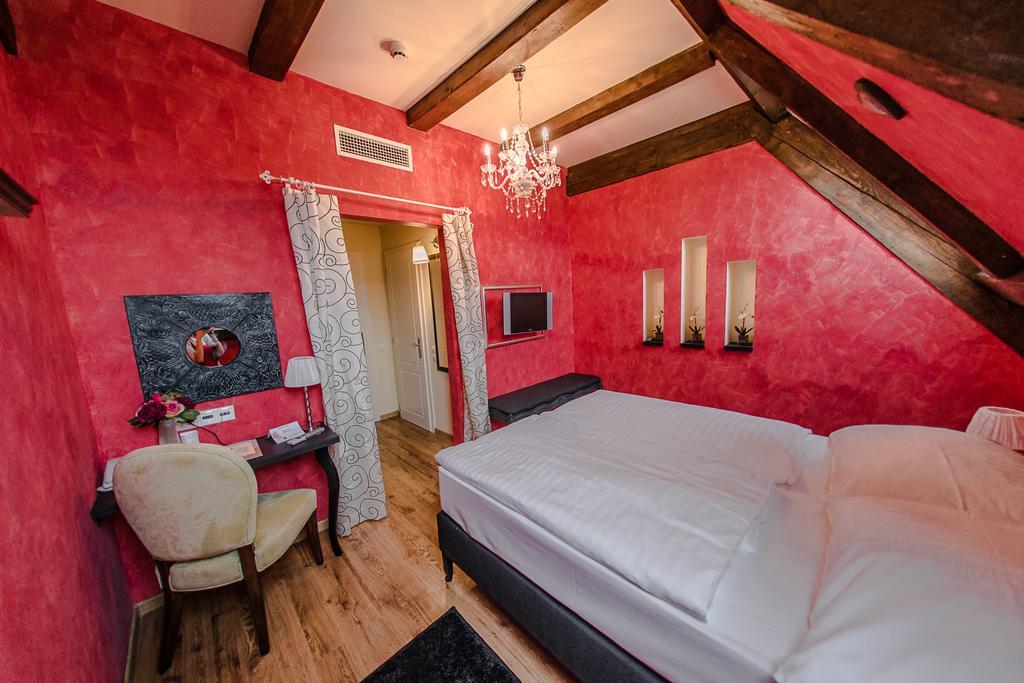 Hotel Kristaly Imperial Tata Extérieur photo