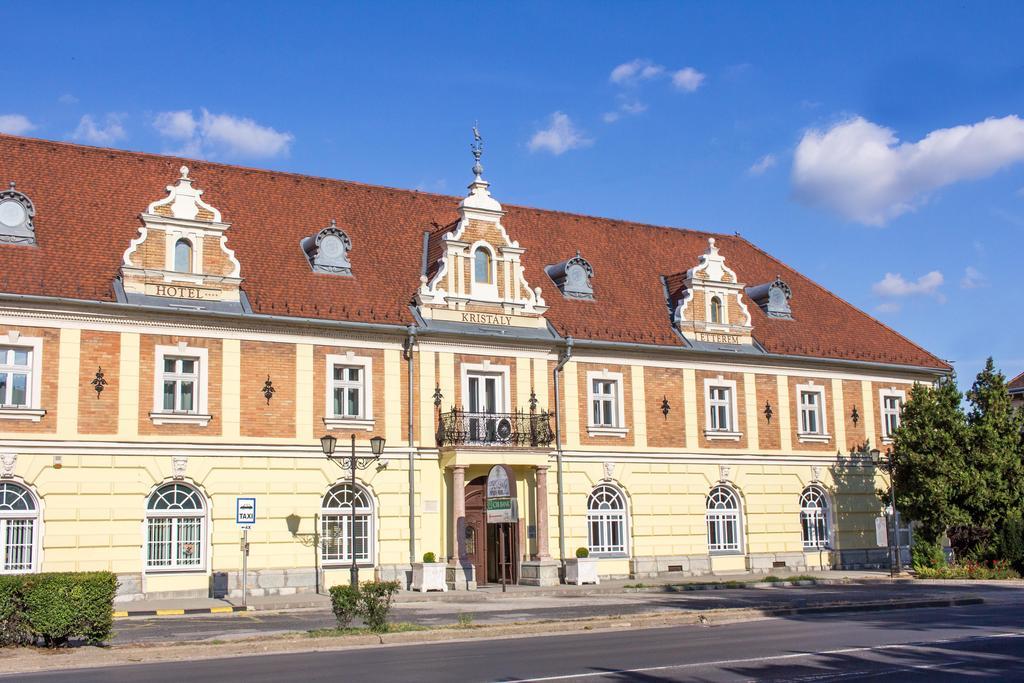 Hotel Kristaly Imperial Tata Extérieur photo