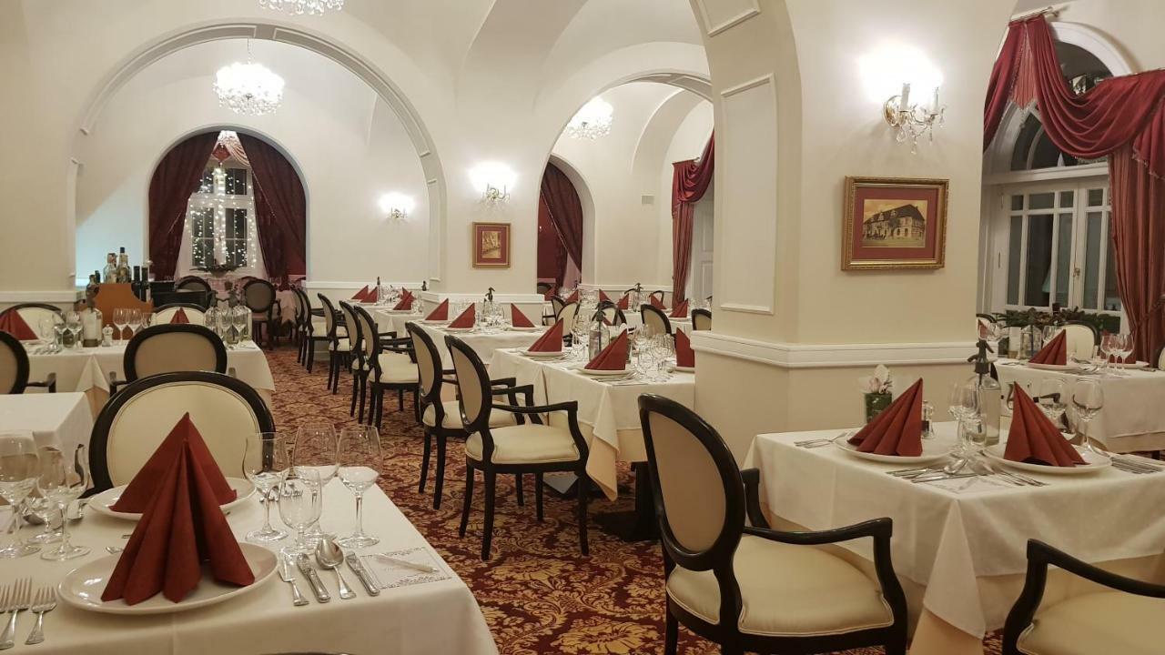 Hotel Kristaly Imperial Tata Extérieur photo